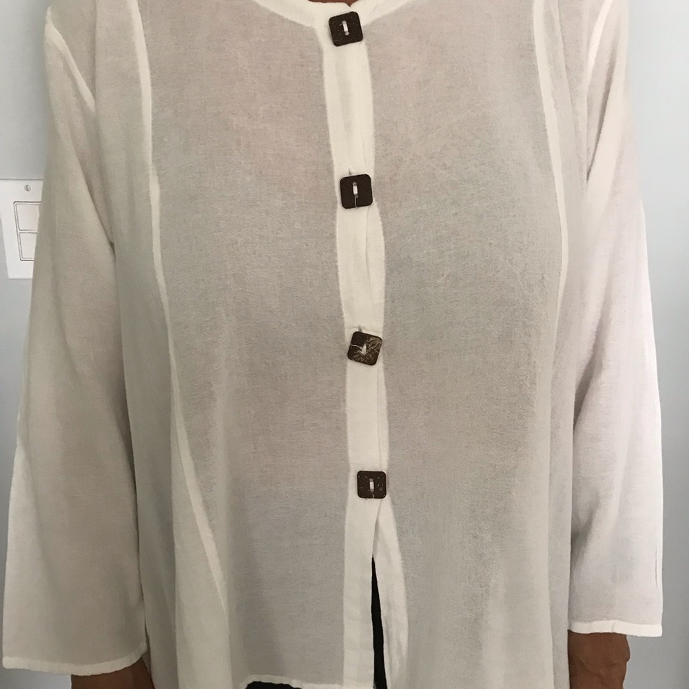 Women’s White Top/Tunic